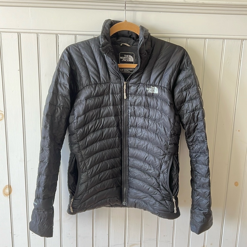 The North Face Summit Series Women’s Nano Jacket 800 fill Down, Size Small.